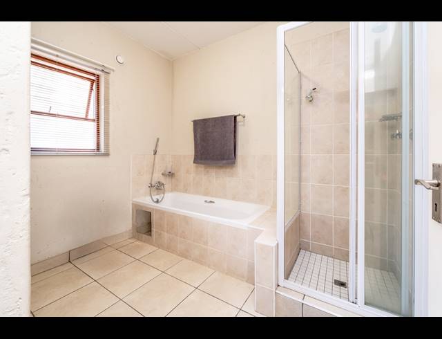 1 BEDROOM SECTIONAL TITLE FOR SALE IN DOUGLASDALE